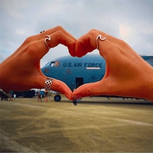 Wave Statement Silver Ring - Picture 3 of 8